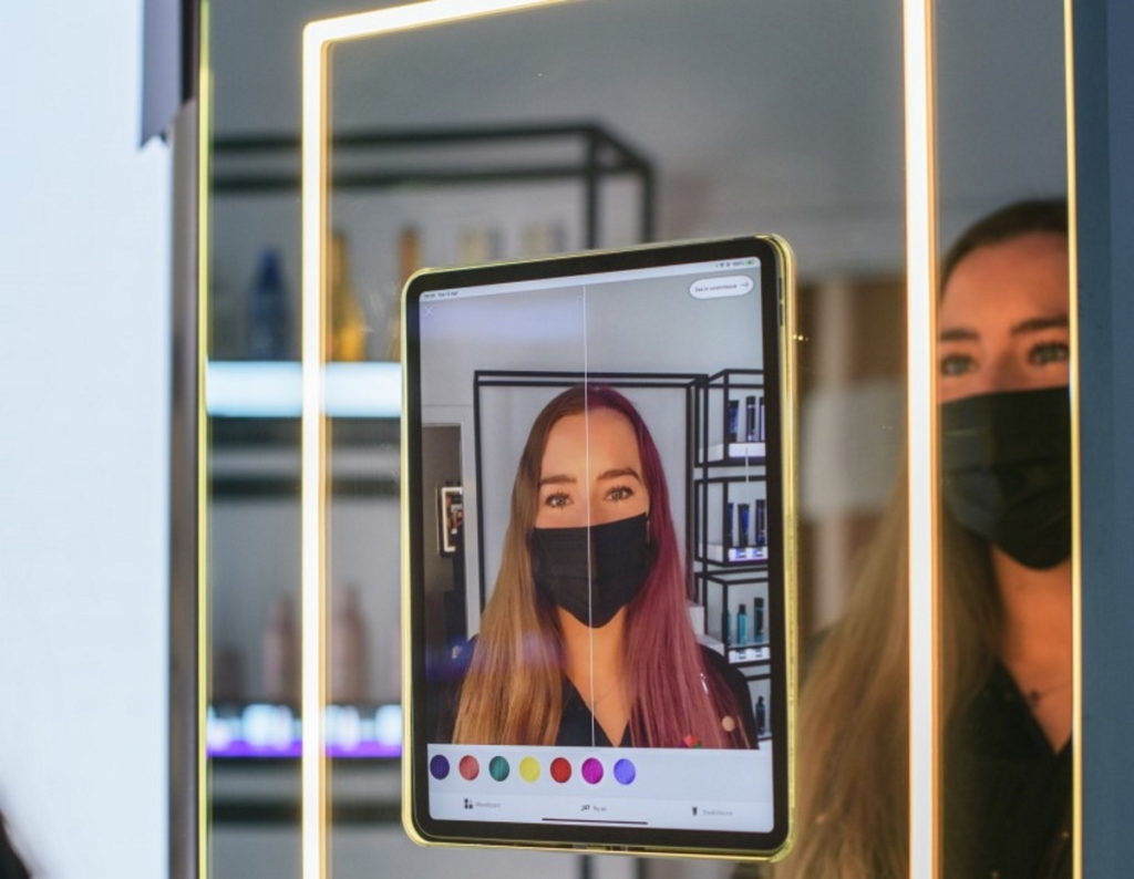 realite-augmentee-amazon prueba virtual con un espejo