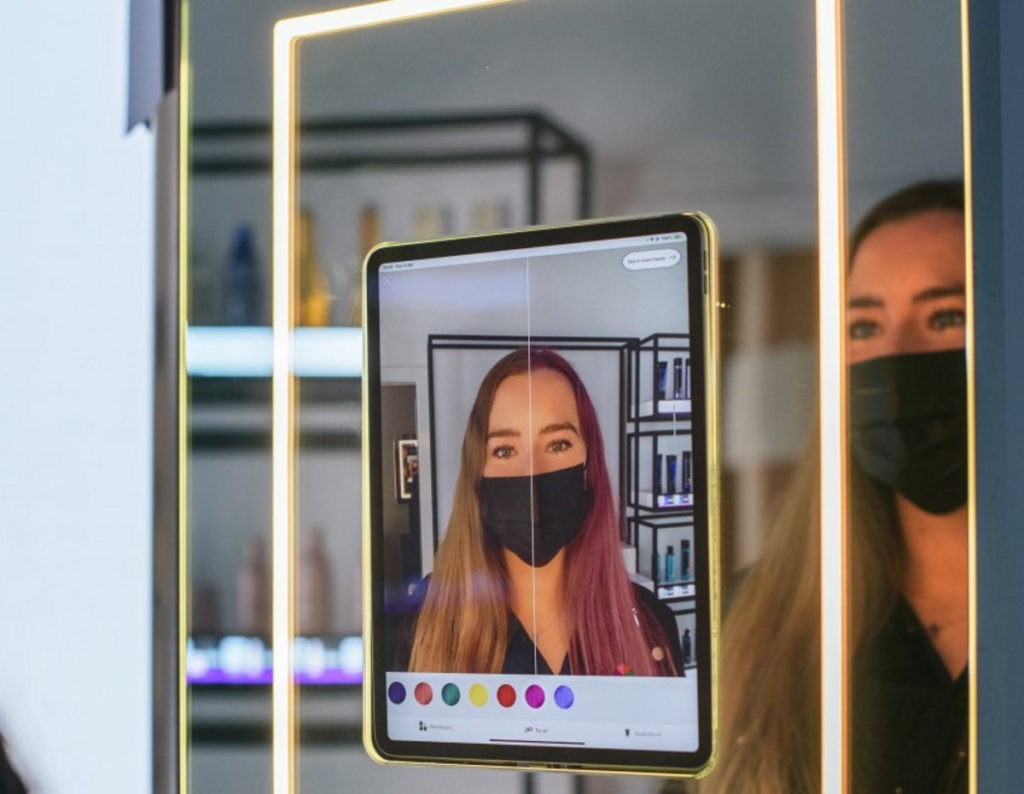Realite-Augmentee-amazon 鏡を使ったバーチャルフィッティングの試着体験